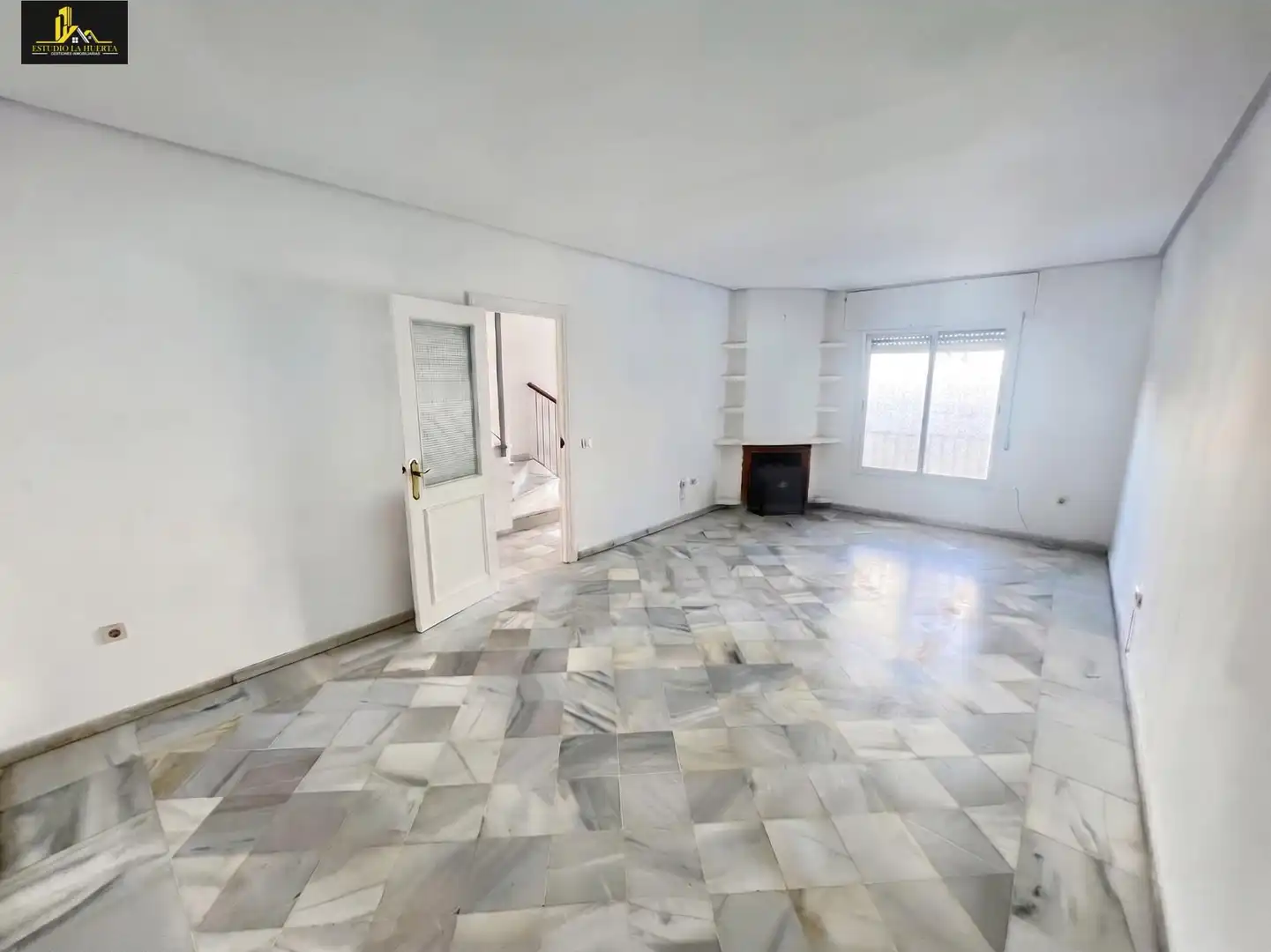 Sala d'estar de Casa o xalet en venda en El Retiro - Parque Atlántico - Ronda este