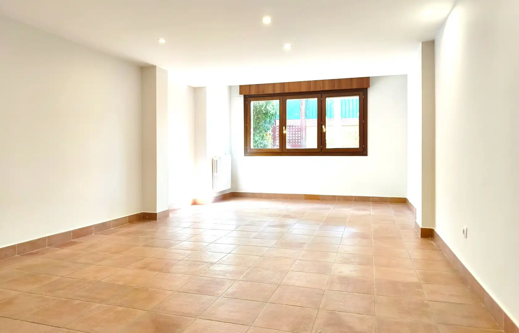Vista exterior de Casa o chalet en venta en Zaragoza con Aire acondicionado, Jardín privado y Parquet
