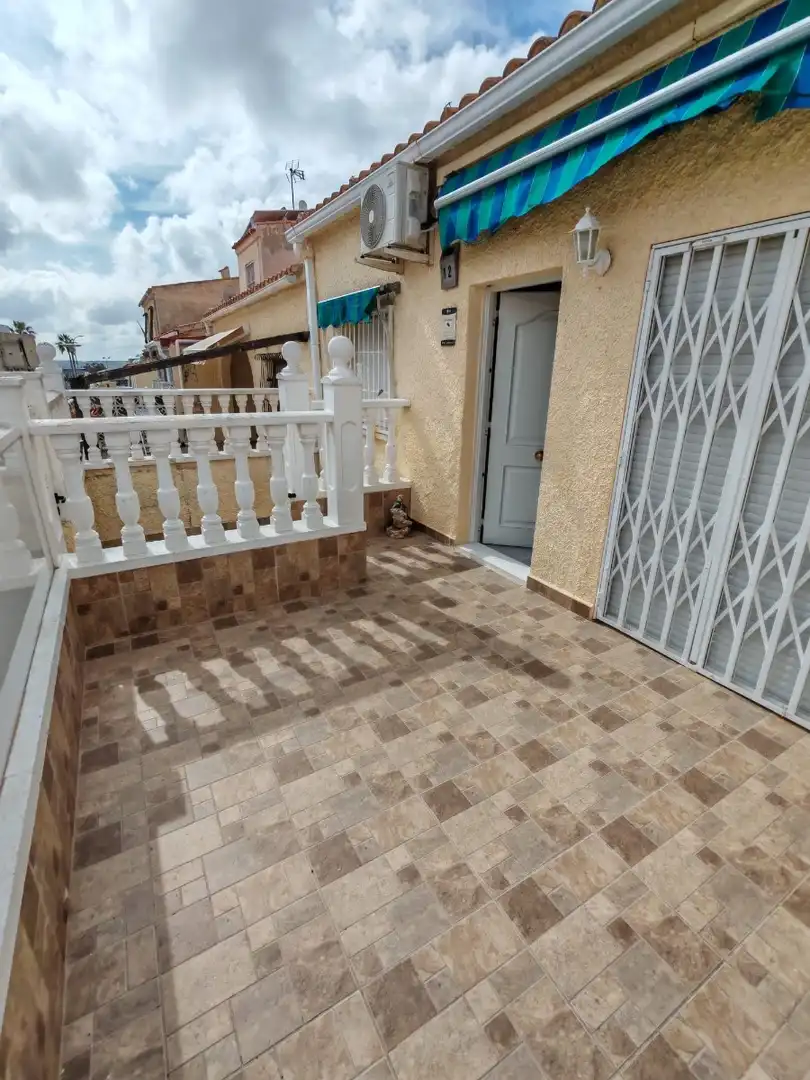 Casa adosada de alquiler en San Fulgencio