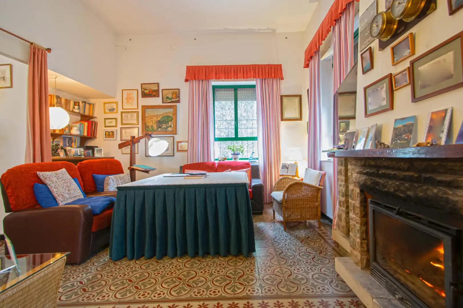 Sala d'estar de Casa o xalet en venda en Espartinas amb Jardí privat, Terrassa i Traster