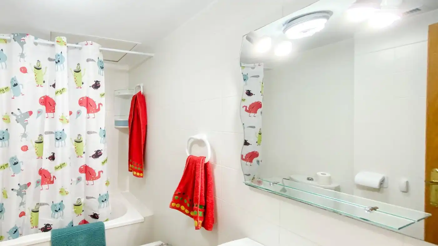 Bathroom of Flat for rent in Málaga  with Air Conditioner, Heating and Parquet flooring