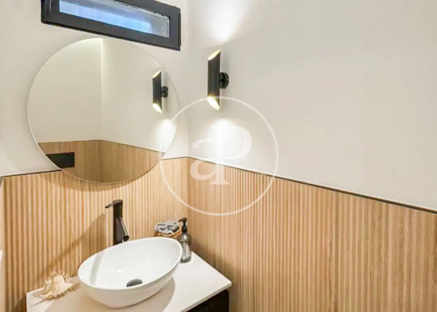 Badezimmer von Wohnung zum Verkauf in Majadahonda mit Klimaanlage, Heizung und Privatgarten
