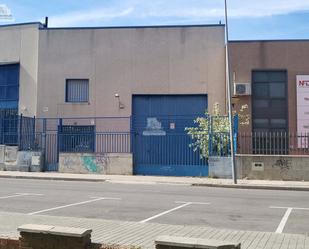Vista exterior de Nau industrial en venda en Velilla de San Antonio