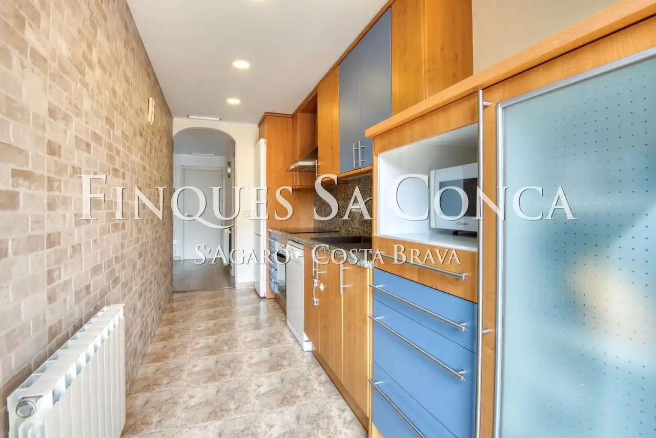 Cocina de Casa adosada en venta en Castell d'Aro, Platja d'Aro i s'Agaró con Aire acondicionado, Calefacción y Amueblado