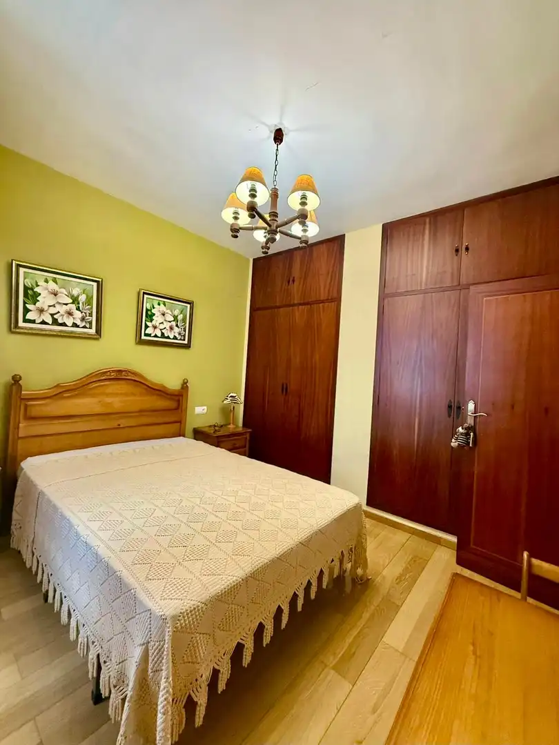 Habitación de Casa o chalet en venta en Siete Aguas con Jardín privado, Terraza y Alarma