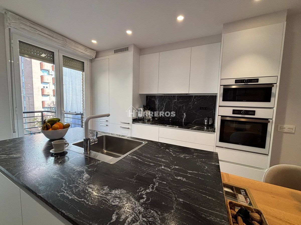 Kitchen of Apartment for sale in  Logroño  with Heating, Parquet flooring and Terrace