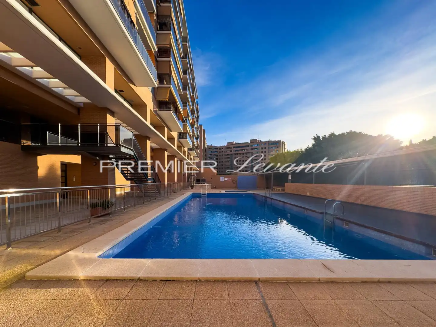Piscina de Àtic en venda en Alicante / Alacant amb Aire condicionat, Calefacció i Jardí privat
