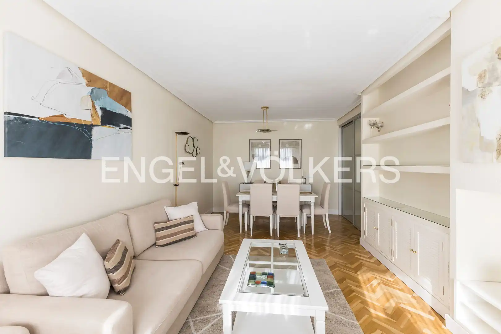 Sala de estar de Piso de alquiler en Madrid con Aire acondicionado, Calefacción y Jardín privado