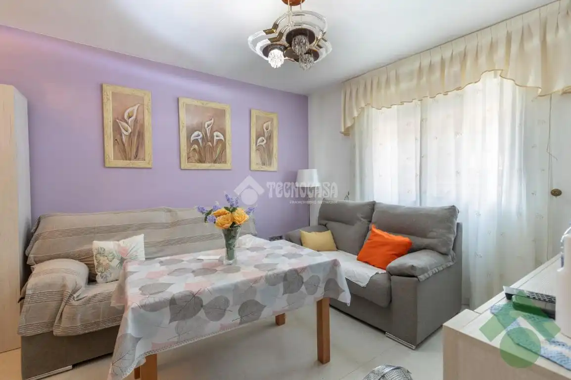 Sala de estar de Piso en venta en Calicasas