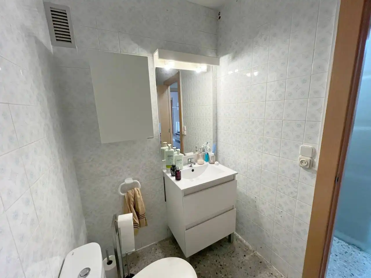 Baño de Piso en venta en Cubelles con Terraza