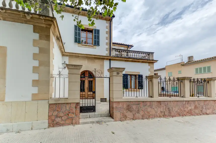 Vista exterior de Casa adosada en venta en Pollença con Aire acondicionado, Calefacción y Jardín privado
