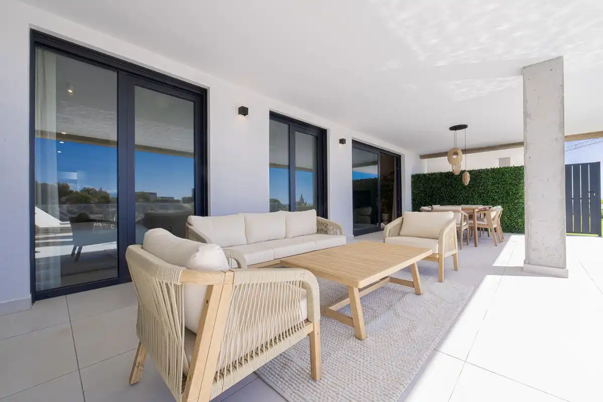 Apartamento con ascensor en venta en Río Real - Los Monteros, imagen 3