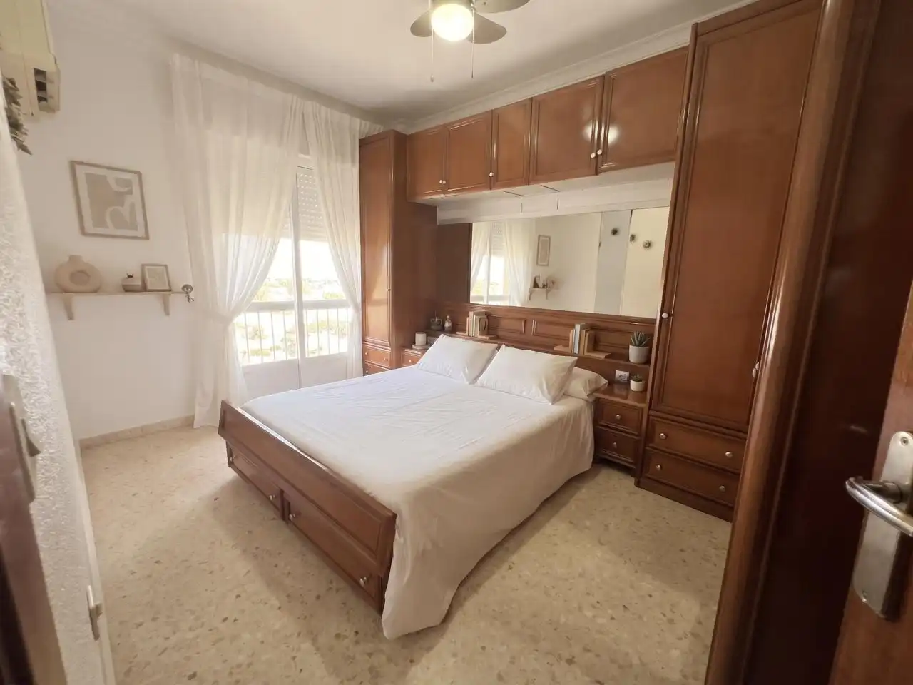 Dormitori de Apartament en venda en La Carlota amb Aire condicionat, Terrassa i Traster