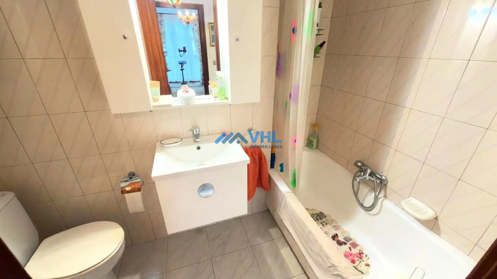 Bathroom of Apartments for sale in Castro-Urdiales  with Furnished
