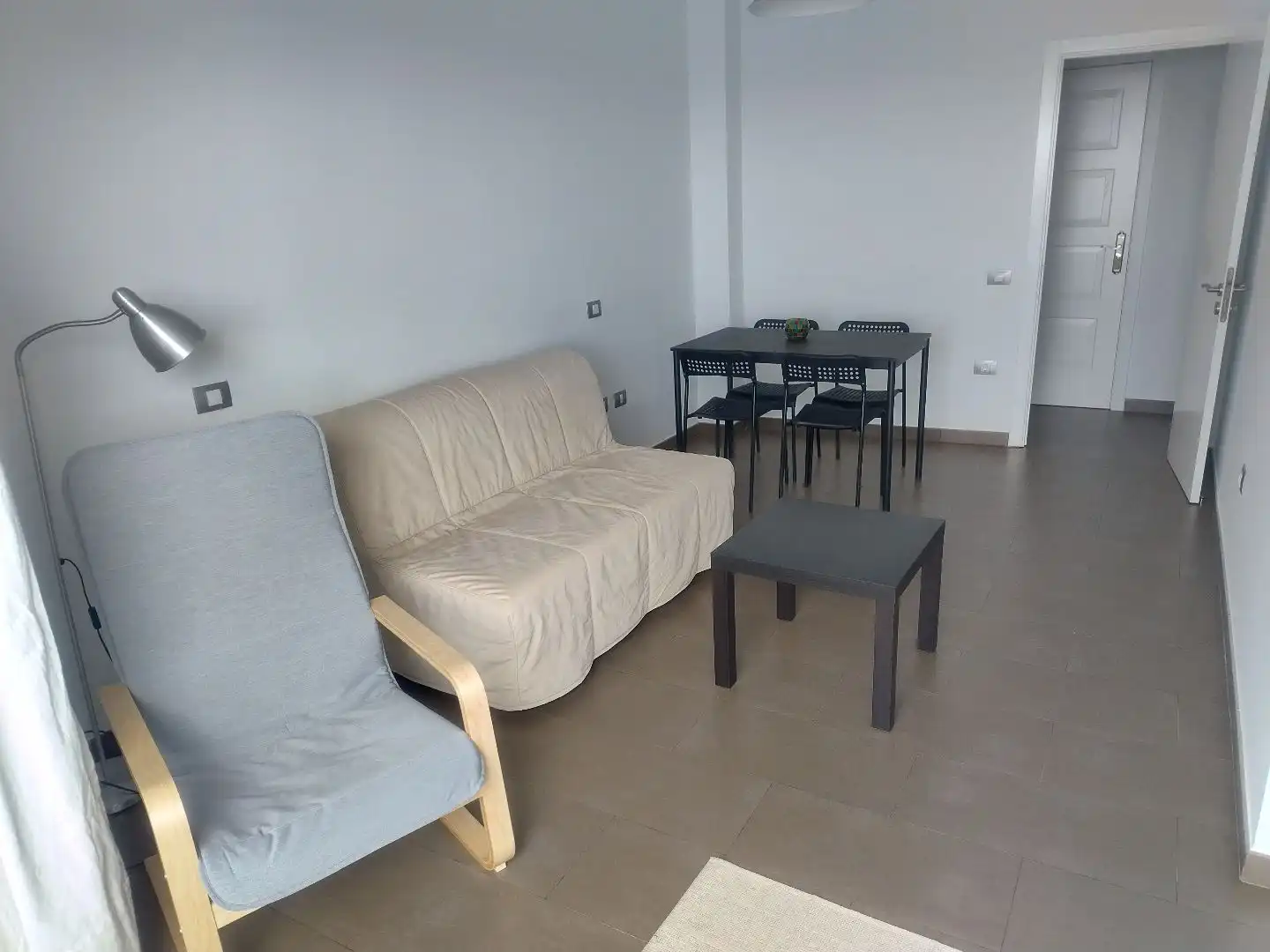 Sala d'estar de Àtic de lloguer en Agüimes amb Aire condicionat, Moblat i Rentadora