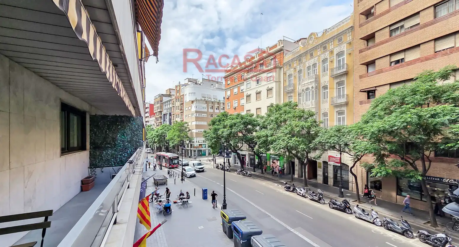 Vista exterior de Pis en venda en Valencia amb Aire condicionat, Calefacció i Balcó