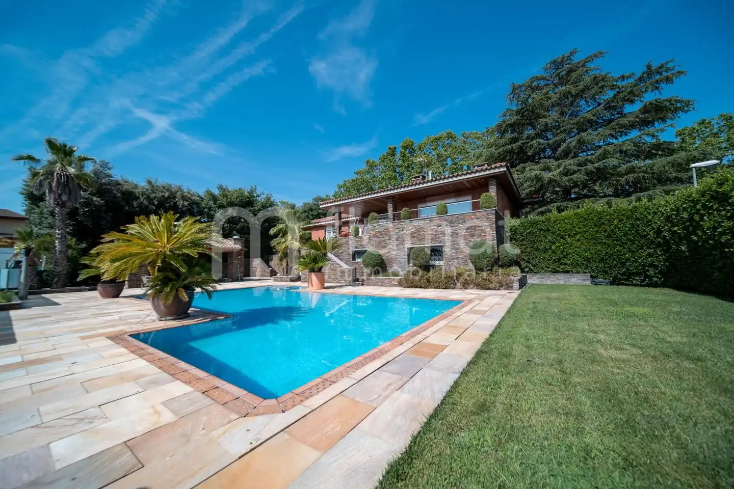 Vista exterior de Casa o xalet en venda en Sabadell amb Piscina