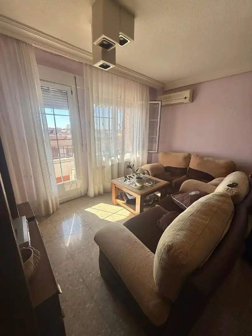 Sala de estar de Piso en venta en Ciudad Real con Aire acondicionado, Calefacción y Trastero