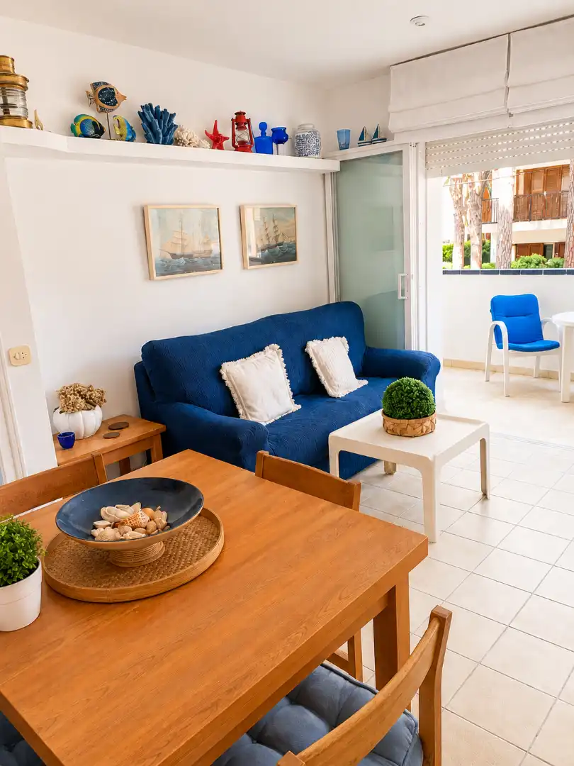 Sala de estar de Piso en venta en Castell d'Aro, Platja d'Aro i s'Agaró con Balcón