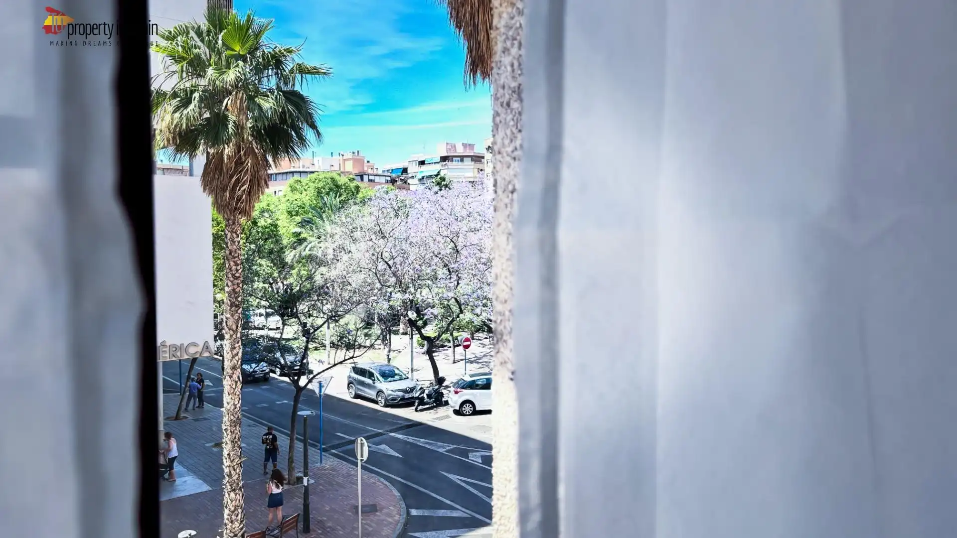 Vista exterior de Piso para compartir en Alicante / Alacant con Amueblado y Balcón