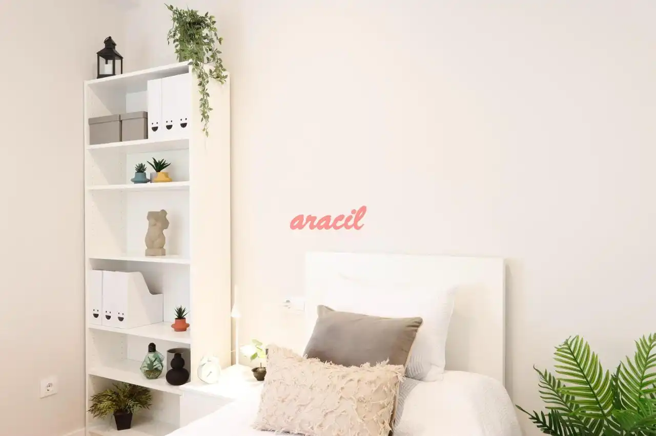 Habitación de Piso de alquiler en Ourense Capital  con Calefacción y Amueblado
