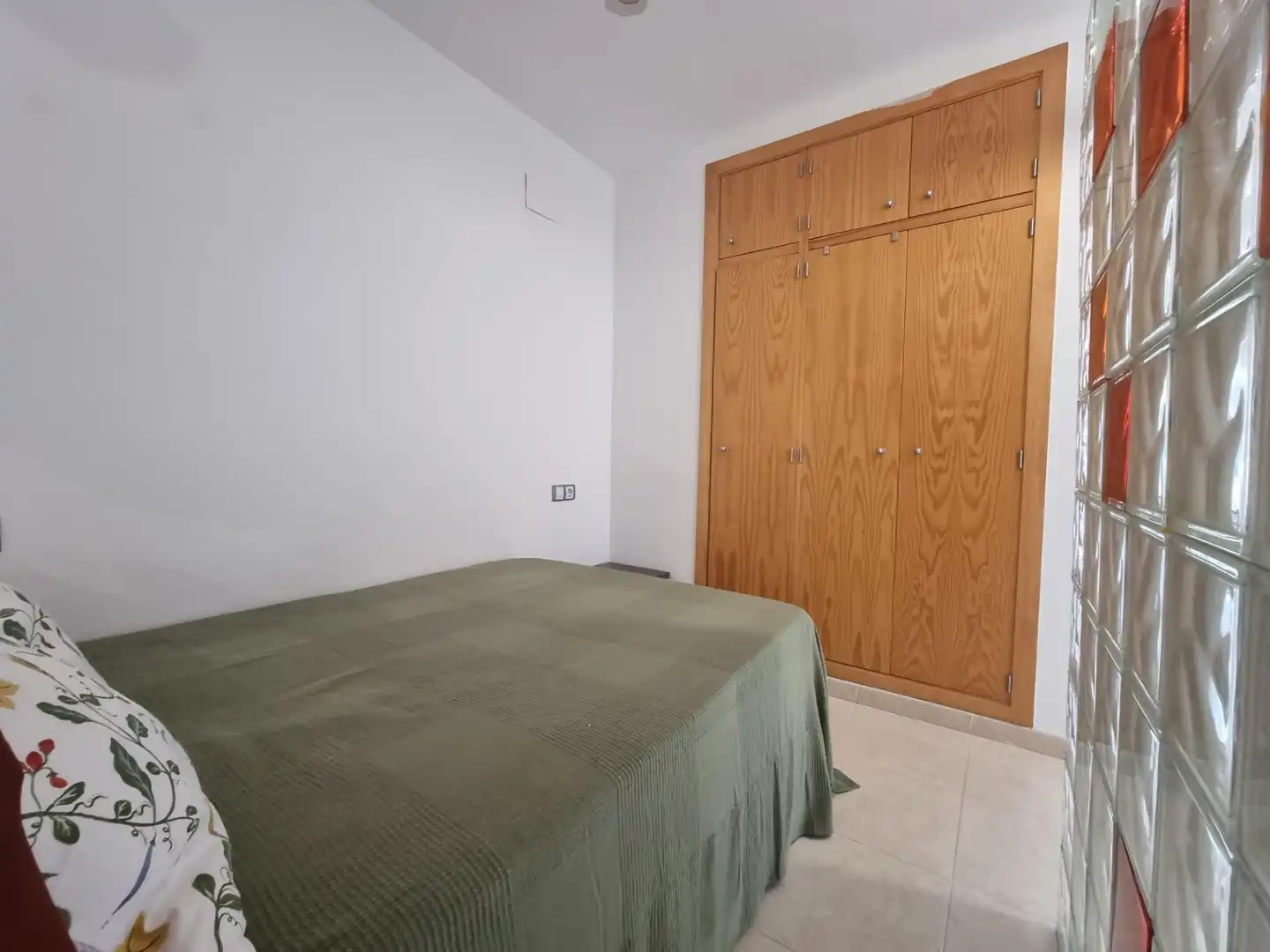 Habitación de Estudio de alquiler en Vícar con Jardín privado, Terraza y Amueblado