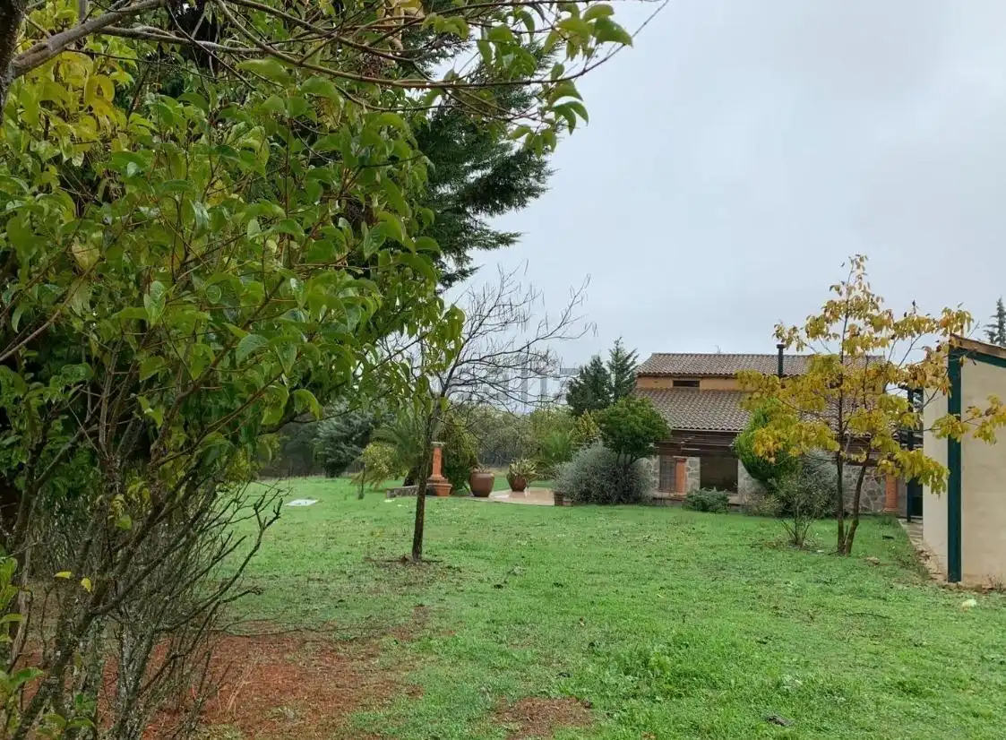 Casa o chalet en venta en Calera de León con Jardín privado, Terraza y Amueblado
