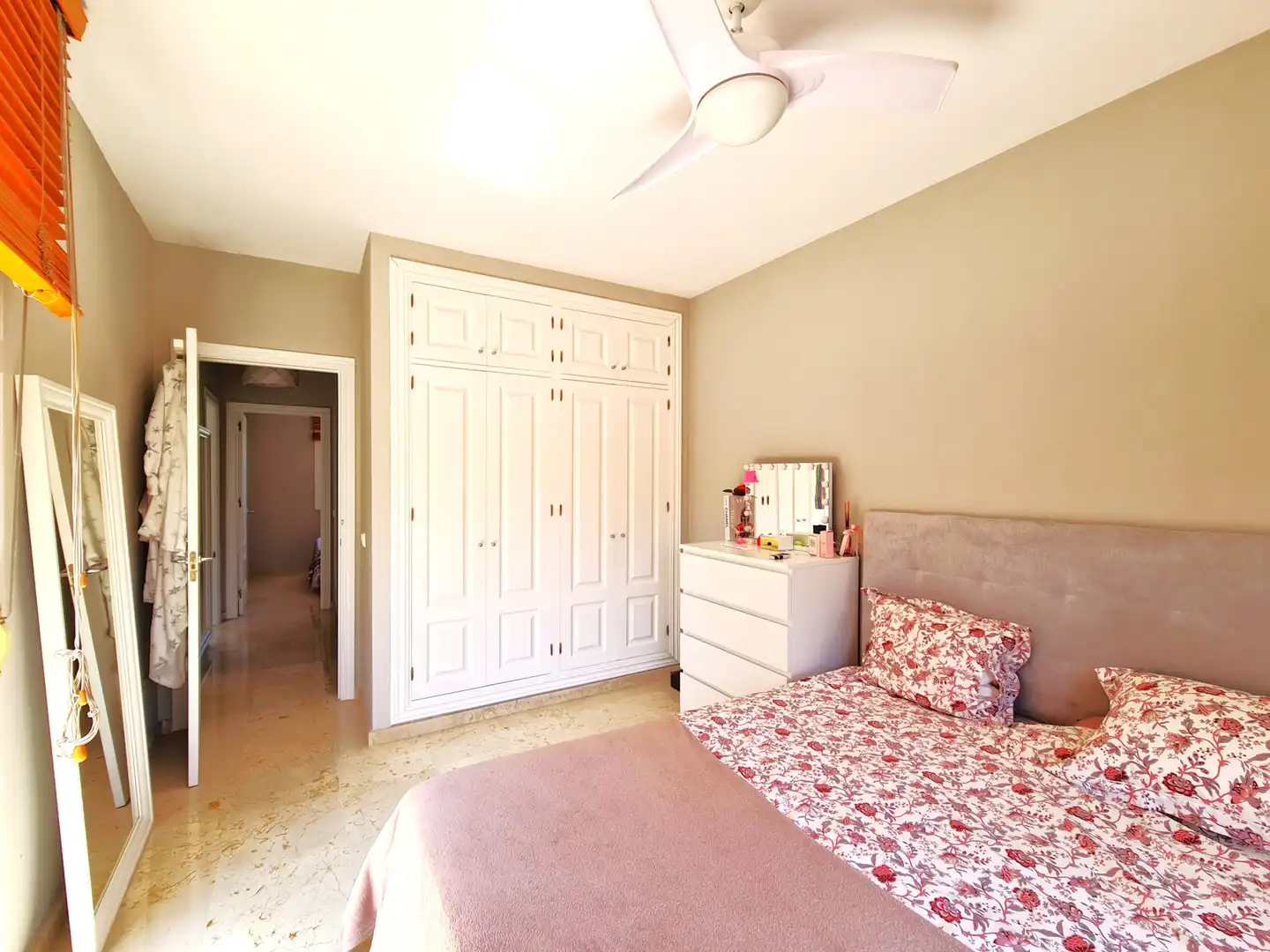 Bedroom of Detached homes for sale in Estepona  with Air Conditioner, Private garden and Terrace