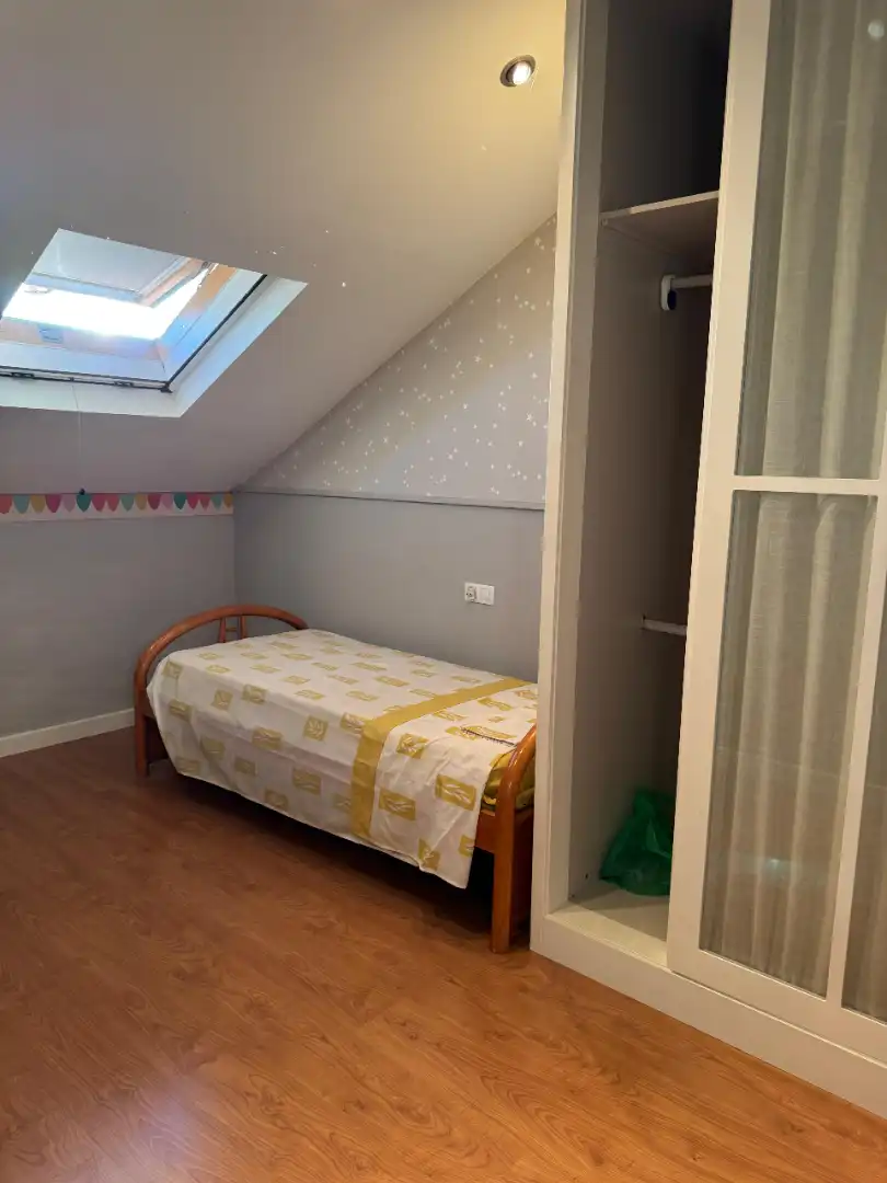 Habitación de Dúplex en venta en Alcázar de San Juan con Aire acondicionado, Calefacción y Amueblado