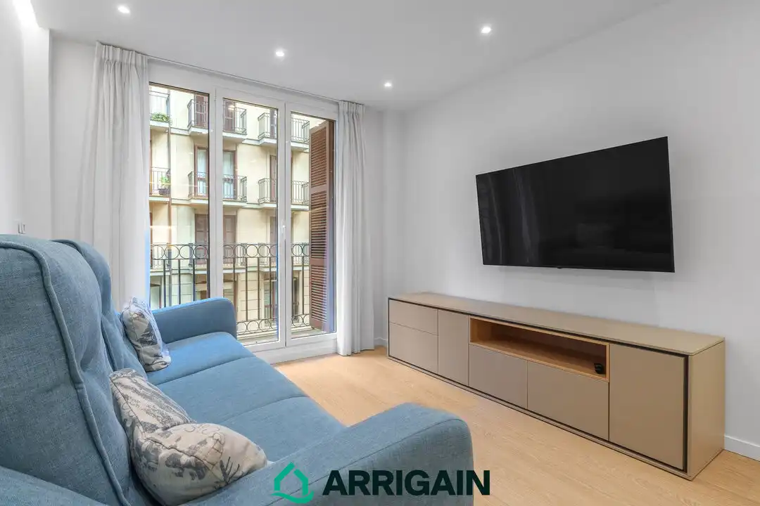 Sala de estar de Piso en venta en Donostia - San Sebastián  con Calefacción, Trastero y Amueblado