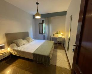 Bedroom of Apartment to share in  Sevilla Capital