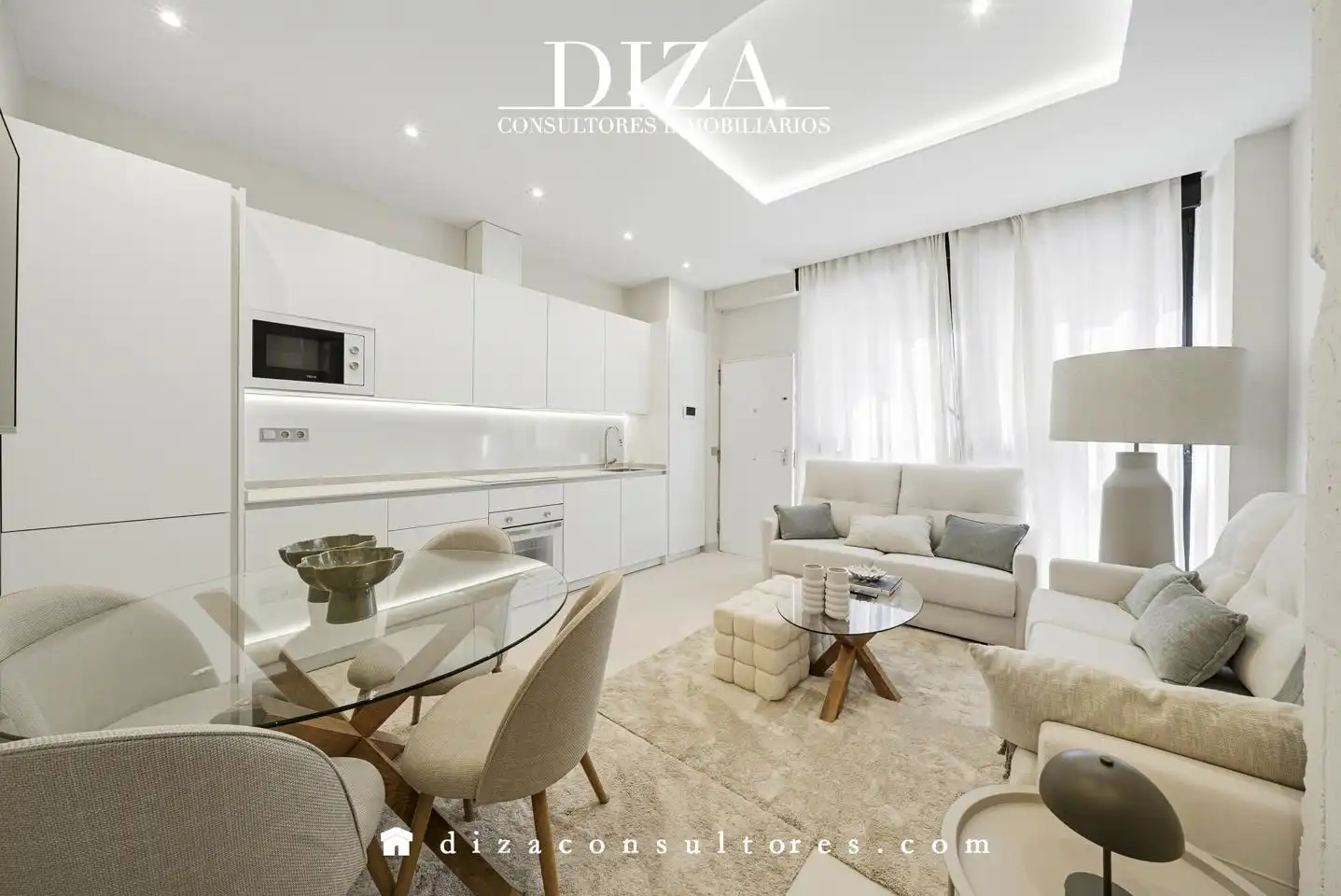 Sala d'estar de Planta baixa en venda en  Madrid Capital amb Aire condicionat i Moblat