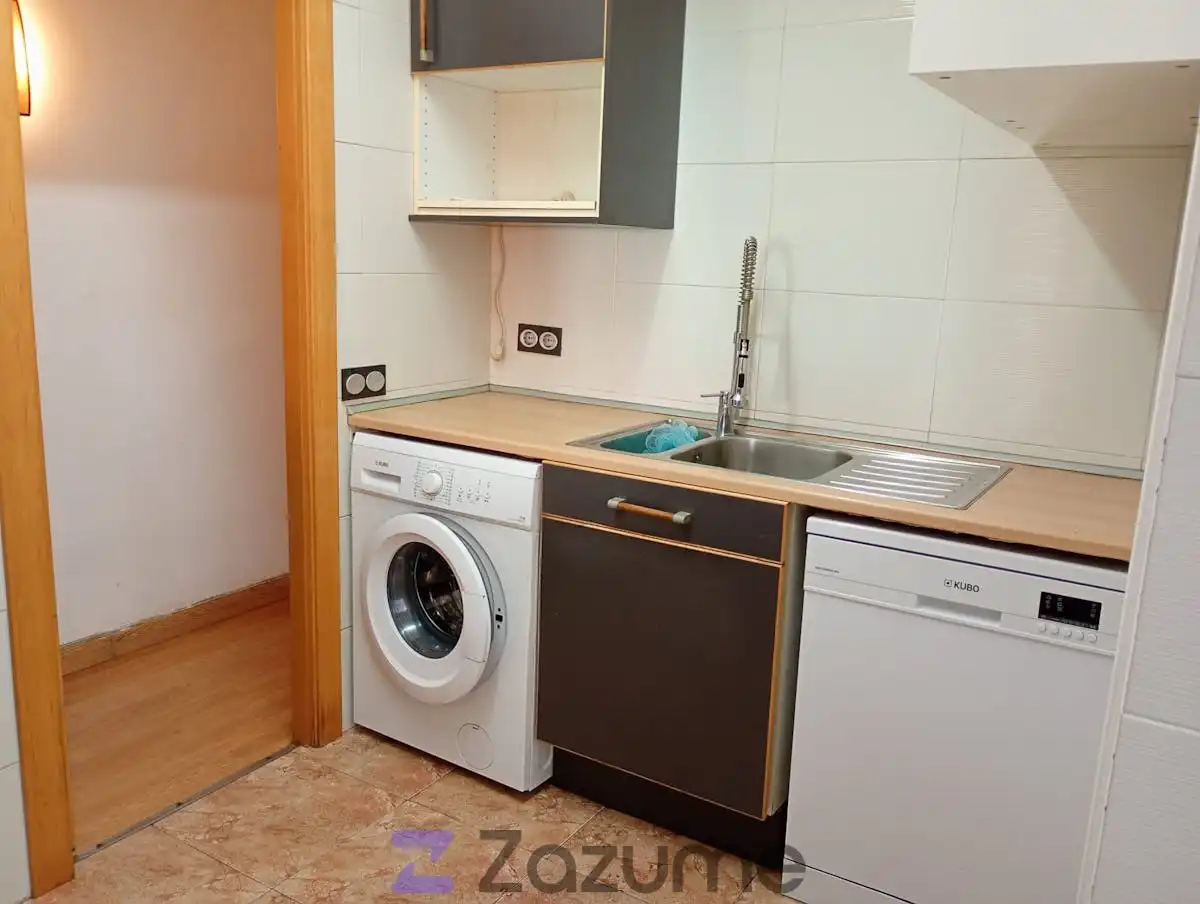 Cocina de Piso de alquiler en Barcelona con Parquet, Horno y Lavadora
