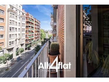 Appartamento con balcone in vendita a Avenida Riera de Cassoles