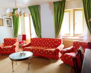Living room of Flat for sale in Barruelo de Santullán  with Parquet flooring, Terrace and Furnished