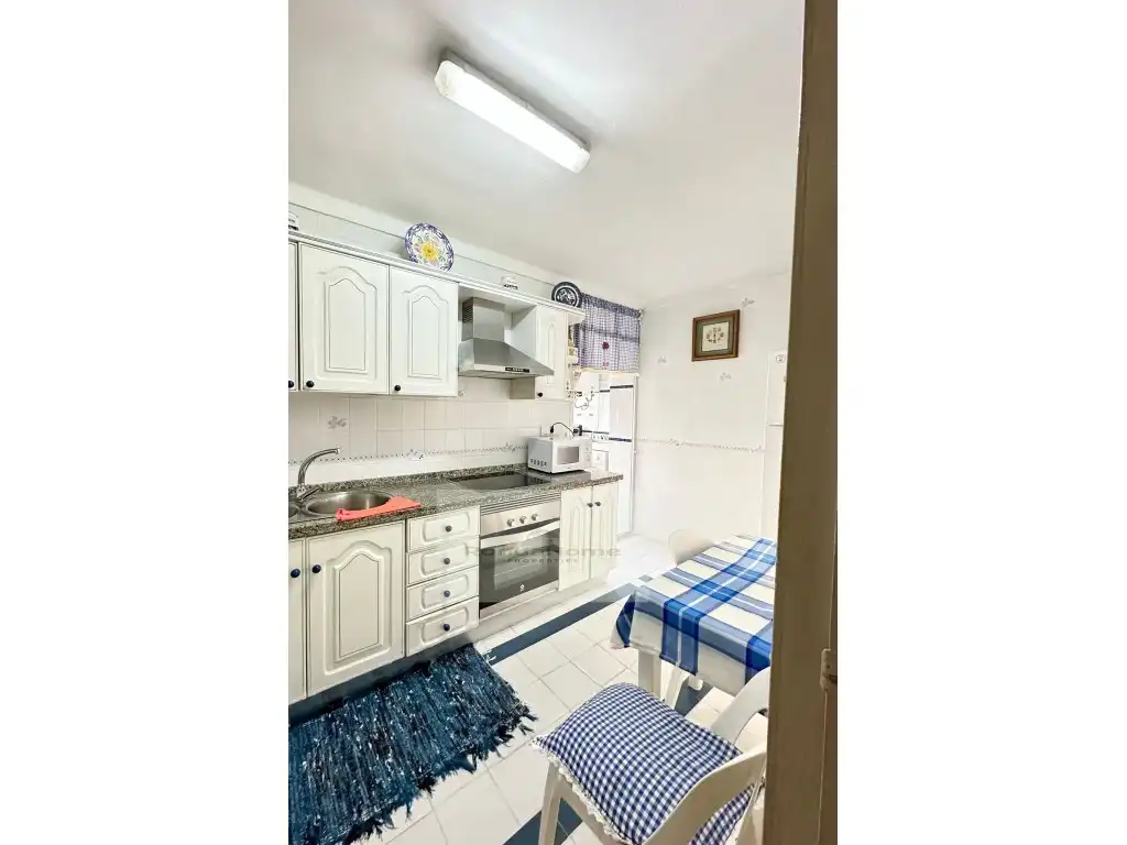 Piso en venta en Calle Carmen Montes, La Carihuela - Los Nidos