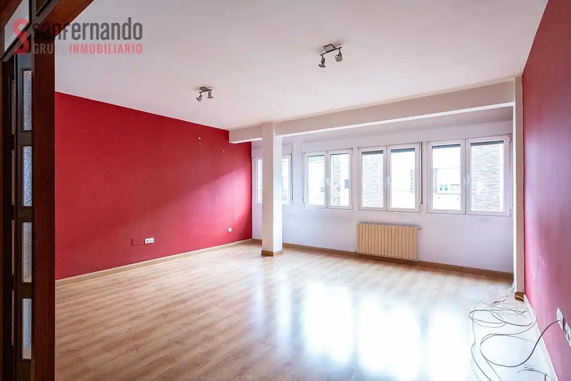 Sala de estar de Piso en venta en Torrelavega  con Calefacción y Balcón