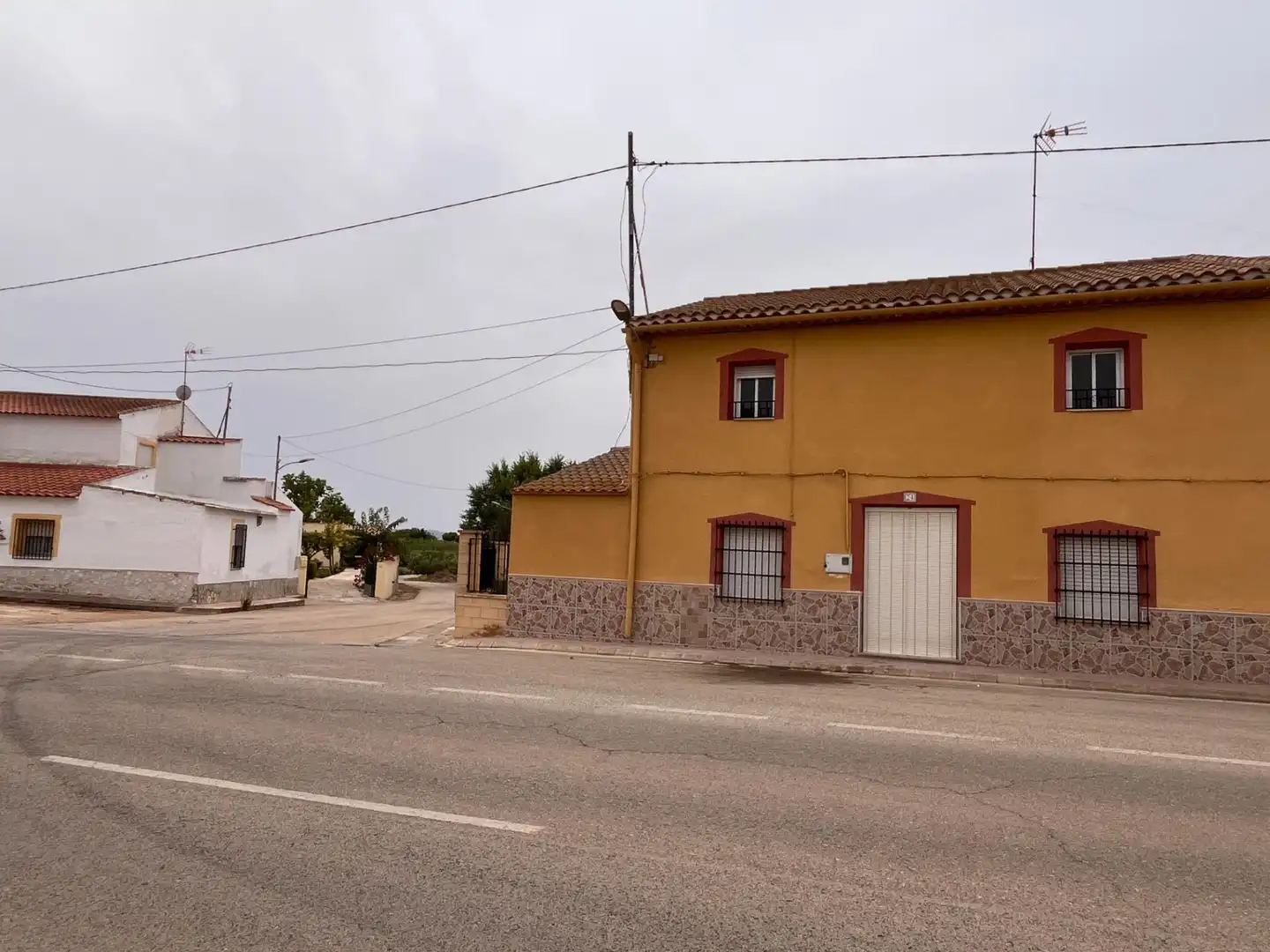Vista exterior de Casa adosada en venta en Tobarra con Jardín privado, Terraza y Trastero