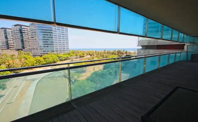 Terraza de Piso en venta en Barcelona con Terraza y Piscina comunitaria