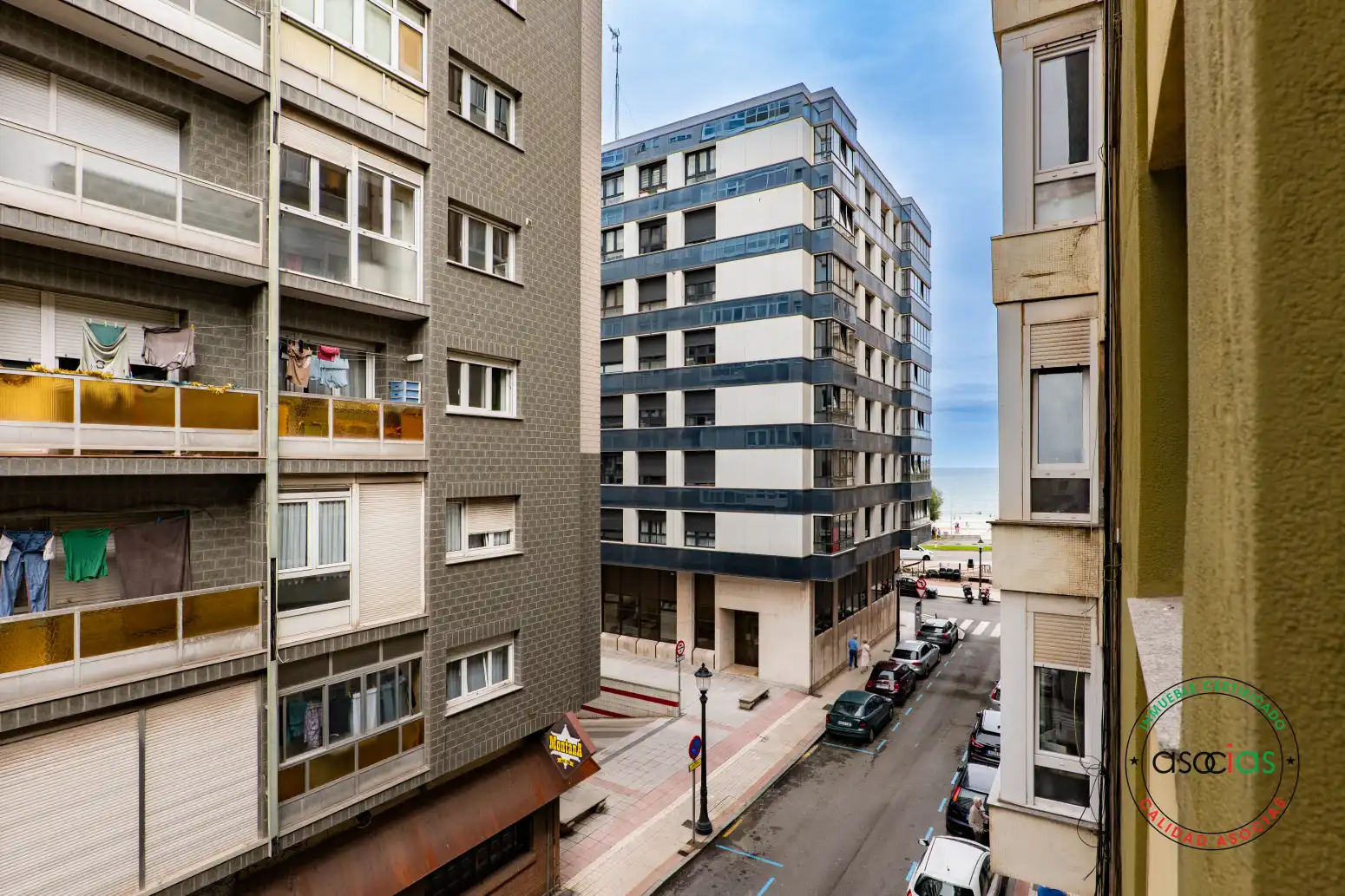 Vista exterior de Piso en venta en Gijón  con Calefacción