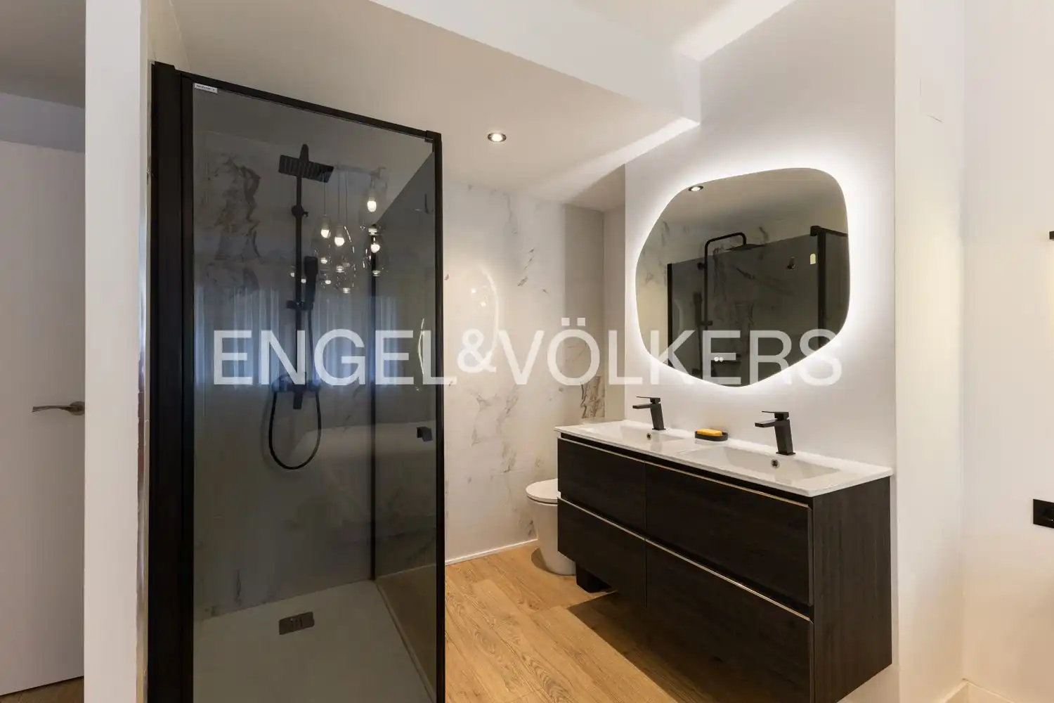 Baño de Piso de alquiler en Castellón de la Plana / Castelló de la Plana con Aire acondicionado, Calefacción y Parquet