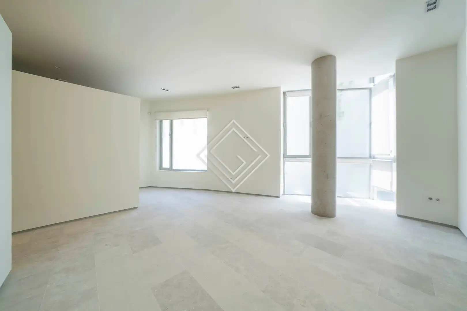 Sala d'estar de Dúplex de lloguer en Madrid amb Jardí privat, Terrassa i Piscina
