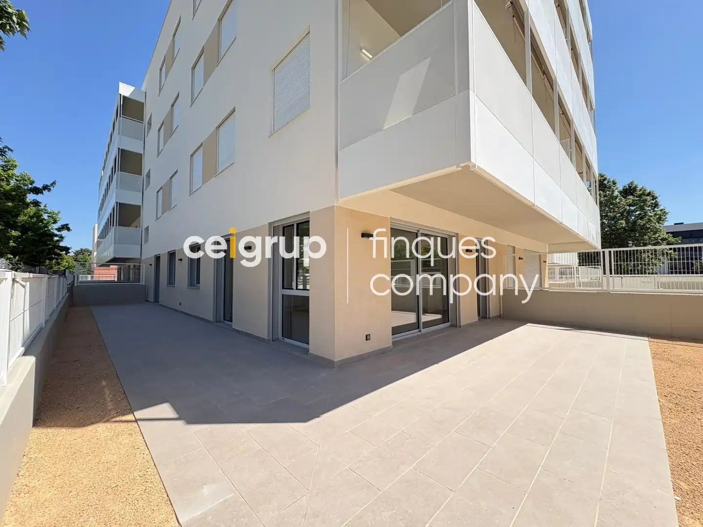 Vista exterior de Planta baja en venta en Girona con Calefacción, Terraza y Trastero