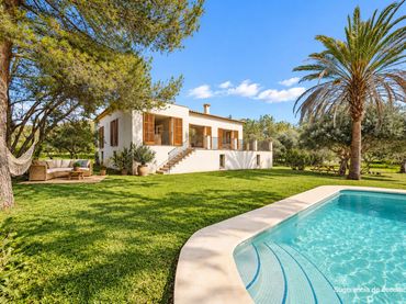 Maison rustique avec balcon à vendre à Pollença Poble