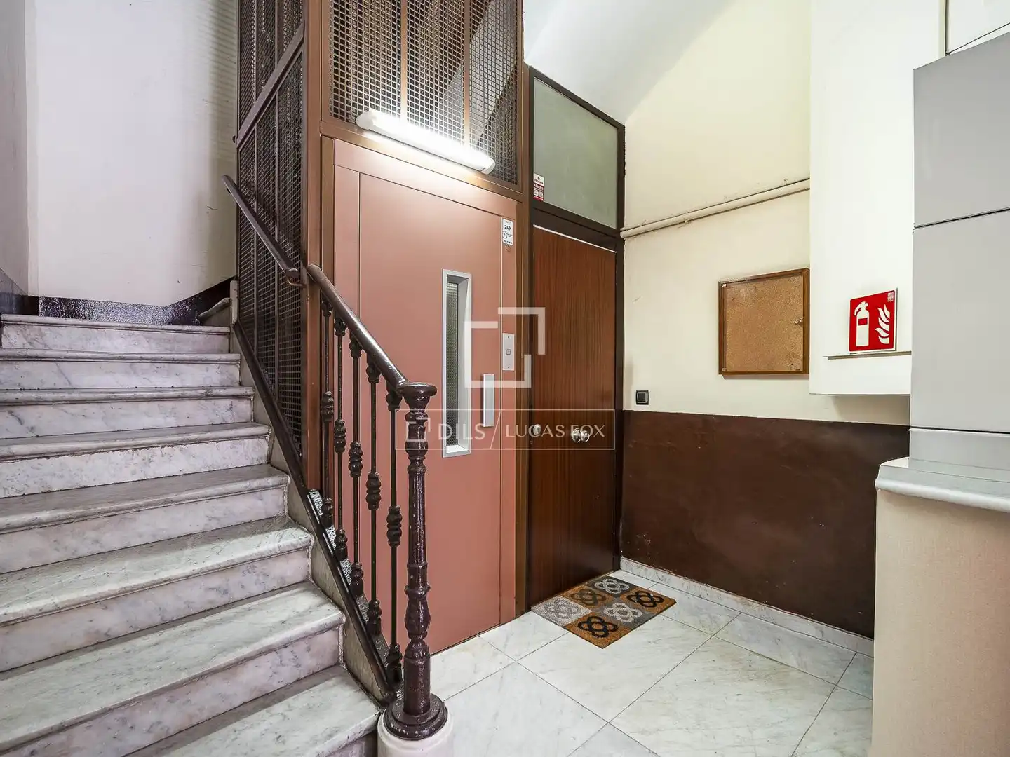 Wohnung zum Verkauf in Barcelona mit Klimaanlage und Heizung