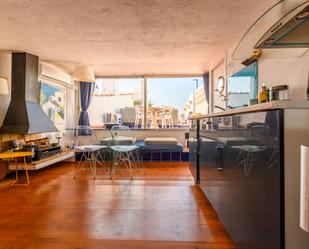 Sala d'estar de Apartament en venda en Cadaqués amb Aire condicionat, Moblat i Forn