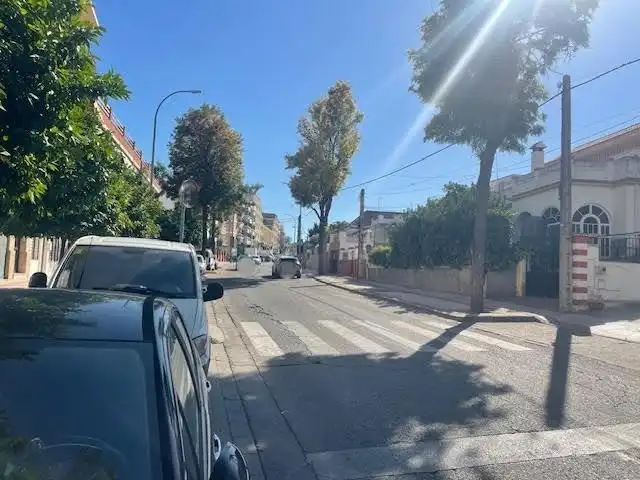 Außenansicht von Büro zum Verkauf in San Juan de Aznalfarache mit Heizung und Möbliert