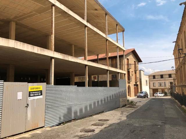 Edificio en Venta en Calle Condesa de la Vega del Pozo, 4 en Dicastillo