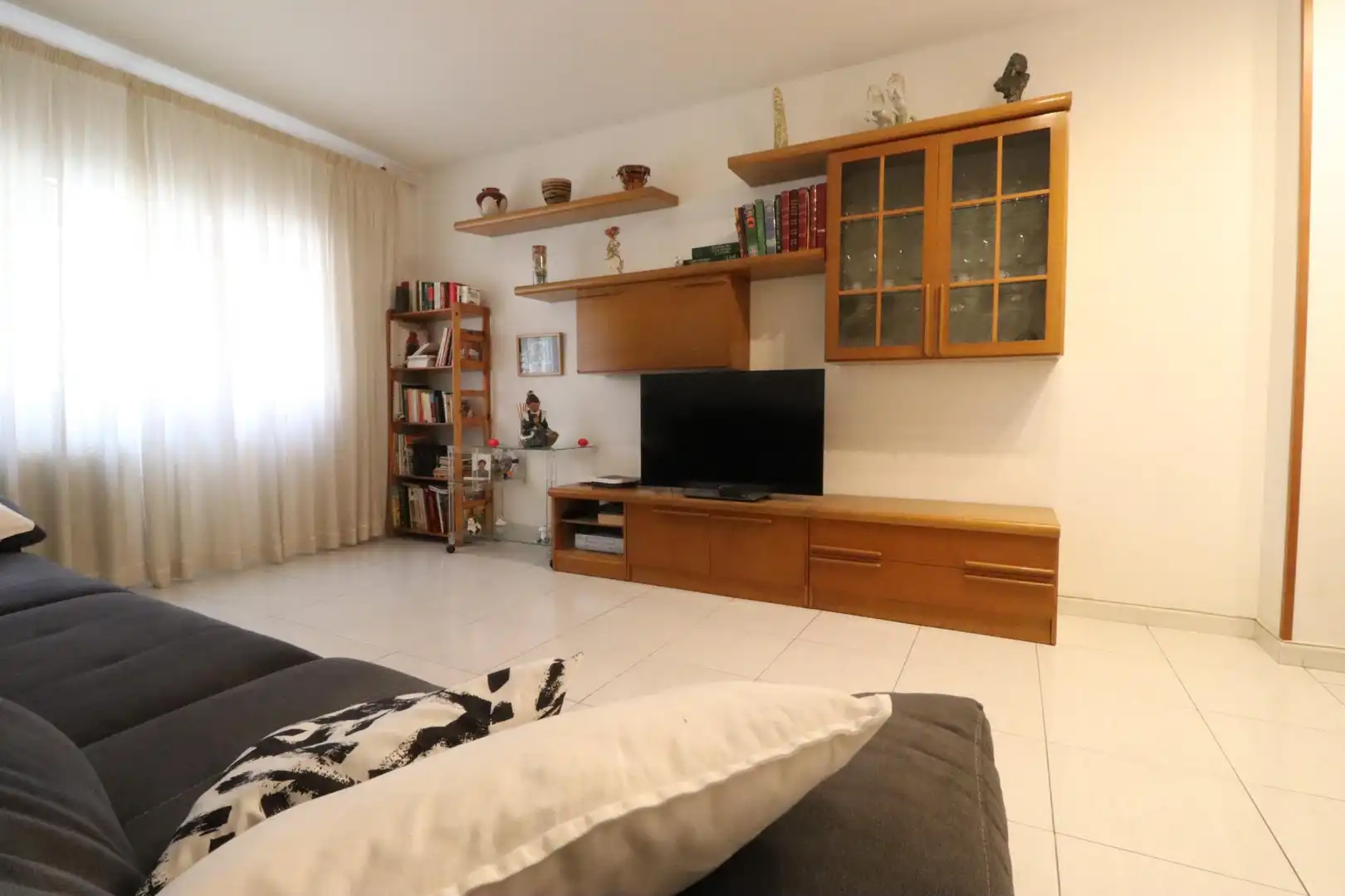 Wohnzimmer von Erdgeschoss zum Verkauf in Sabadell mit Klimaanlage, Heizung und Terrasse