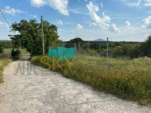 Terreno en Venta en Calle Uva en Navalafuente